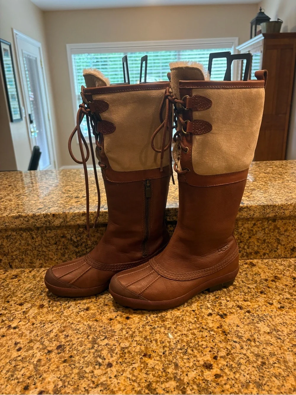 NWOT UGG belcloud tall fleece lined brown snow boots size 7